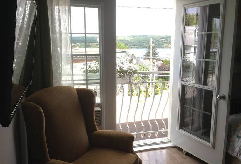 스탠다드 룸 더블 침대, Auberge La Dolce Vita