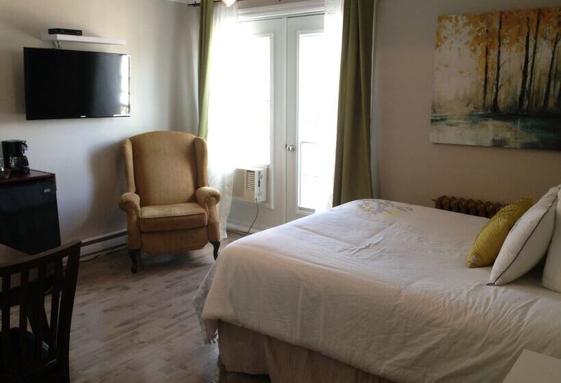 스탠다드 룸 더블 침대, Auberge La Dolce Vita