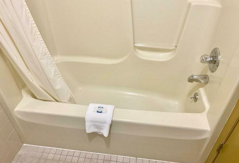 标准间, Executive Inn