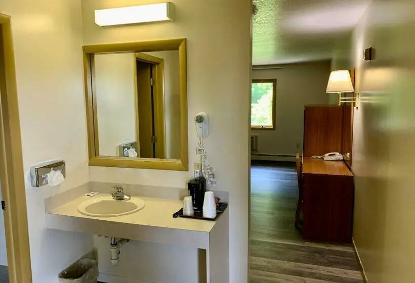 キングサイズベッドのスタンダードルーム, Executive Inn