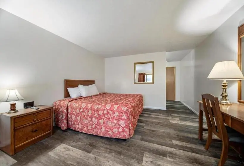 キングサイズベッドのスタンダードルーム, Executive Inn