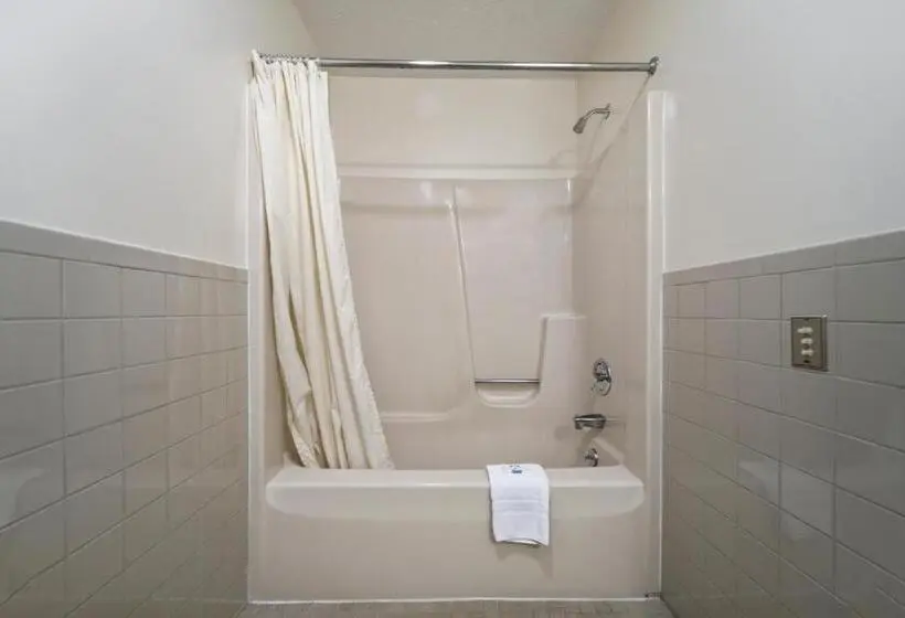 身障者適用スタンダードルーム, Executive Inn