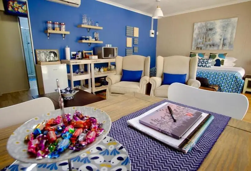 Deluxe Studio, Milly S Touch Studios