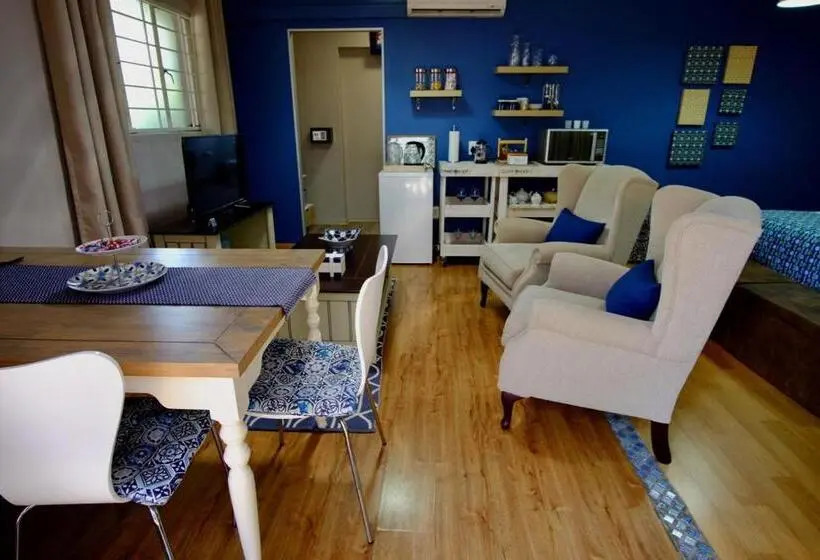 Deluxe Studio, Milly S Touch Studios