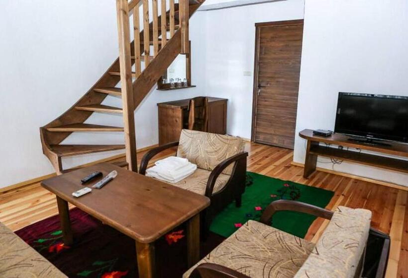 复式套房, Delchovski Han