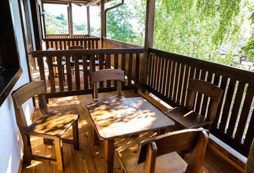 复式套房, Delchovski Han