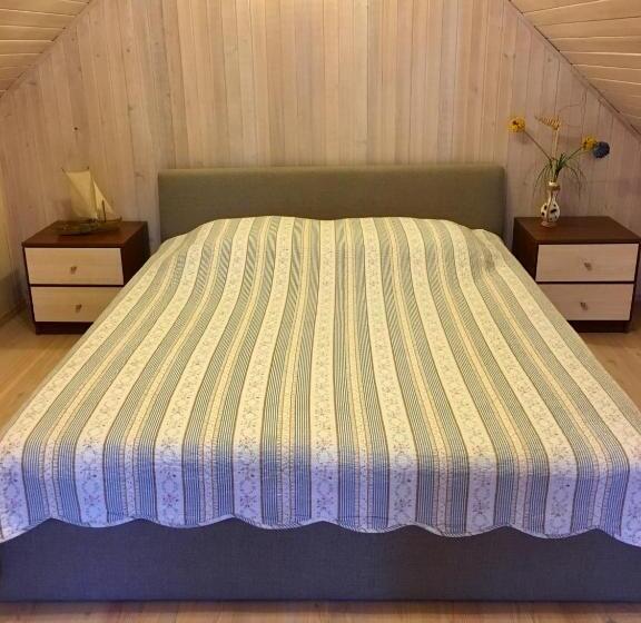 اتاق استاندارد سه تخته با بالکن, Kurenas