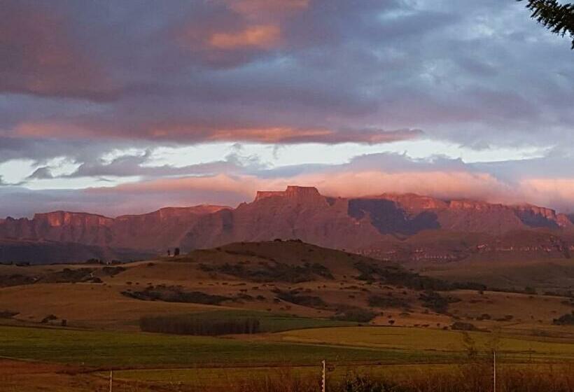 סוויטה נוף להרים, River Crossing