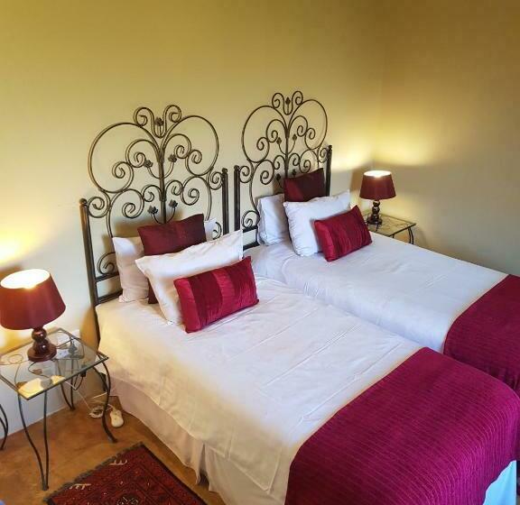 סוויטה נוף להרים, River Crossing