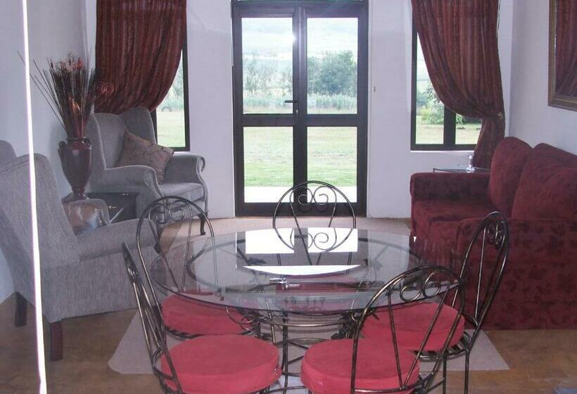 סוויטה נוף להרים, River Crossing