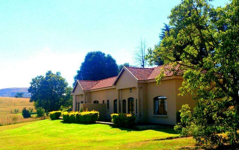 סוויטה נוף להרים, River Crossing