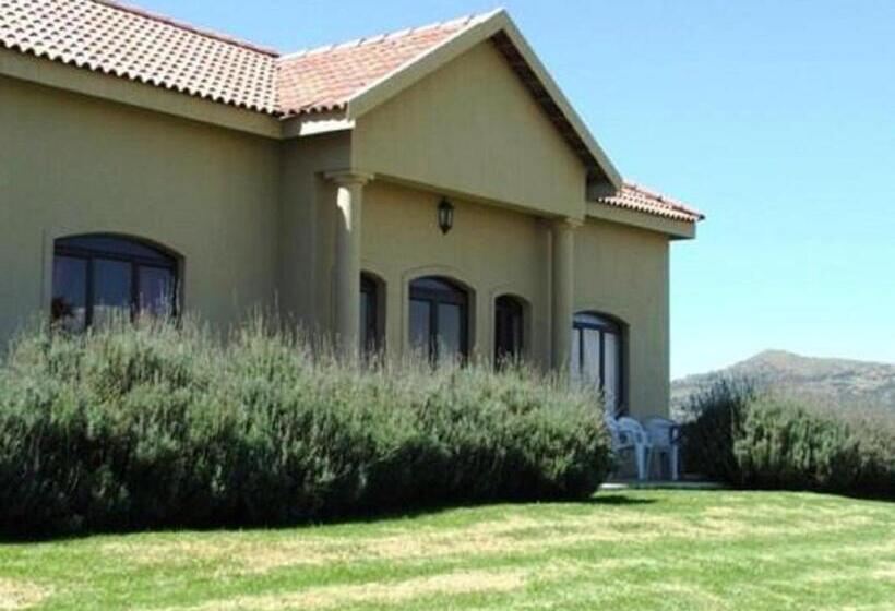 סוויטה נוף להרים, River Crossing