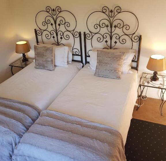 סוויטה נוף להרים, River Crossing