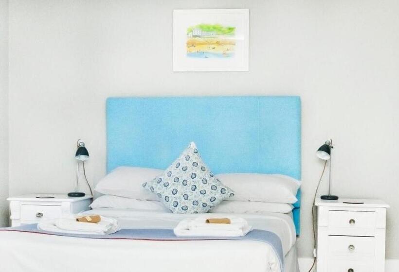 디럭스 트리플 룸, The Imperial