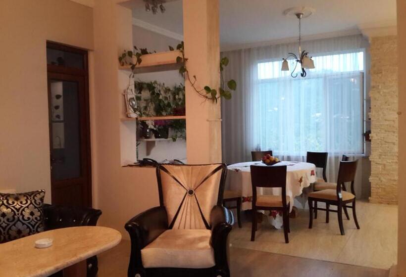 سوییت خانوادگی, Bis A Guesthouse