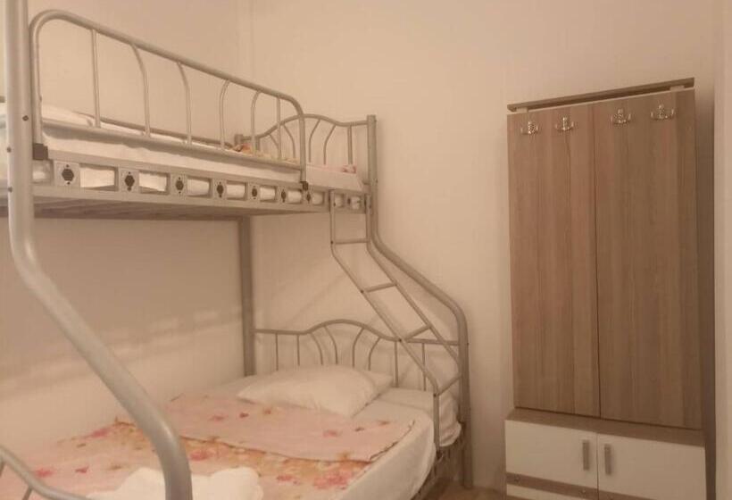 سوییت خانوادگی, Bis A Guesthouse