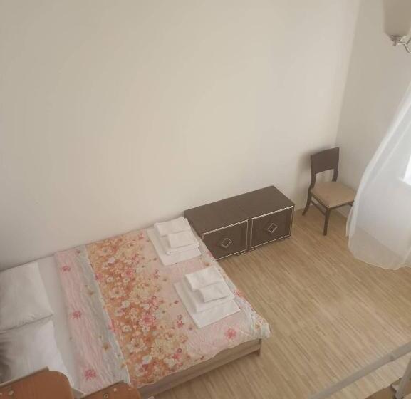 سوییت خانوادگی, Bis A Guesthouse