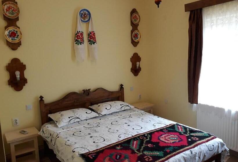 Standard room with outdoor bath, Casa Muntean