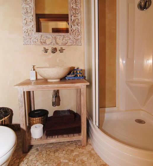 اتاق استاندارد, Juodasis Kalnas