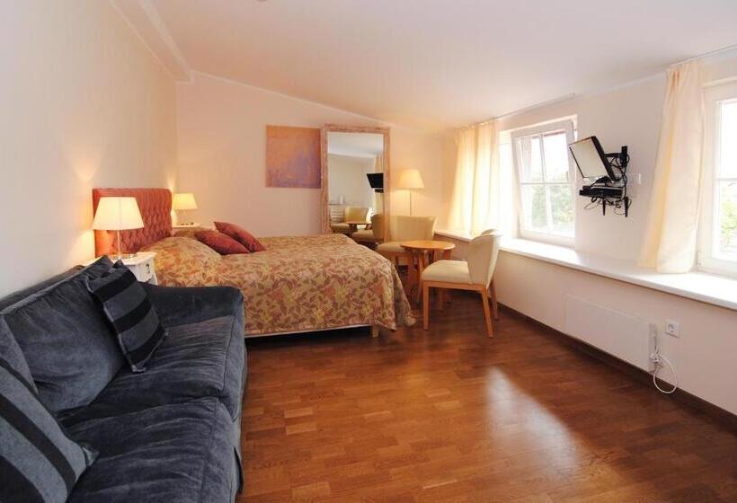 سوییت جونیور, Juodasis Kalnas