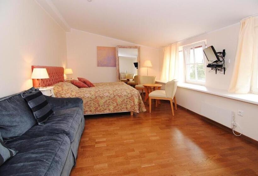 سوییت جونیور, Juodasis Kalnas