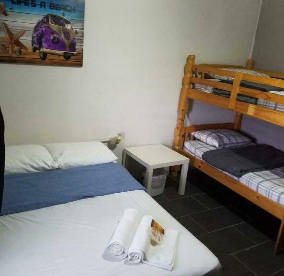 اتاق استاندارد چهارنفره با سرویس بهداشتی مشترک, Vieques Good Vibe Guest House
