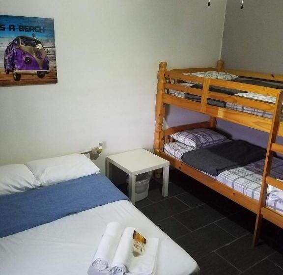 اتاق استاندارد چهارنفره با سرویس بهداشتی مشترک, Vieques Good Vibe Guest House