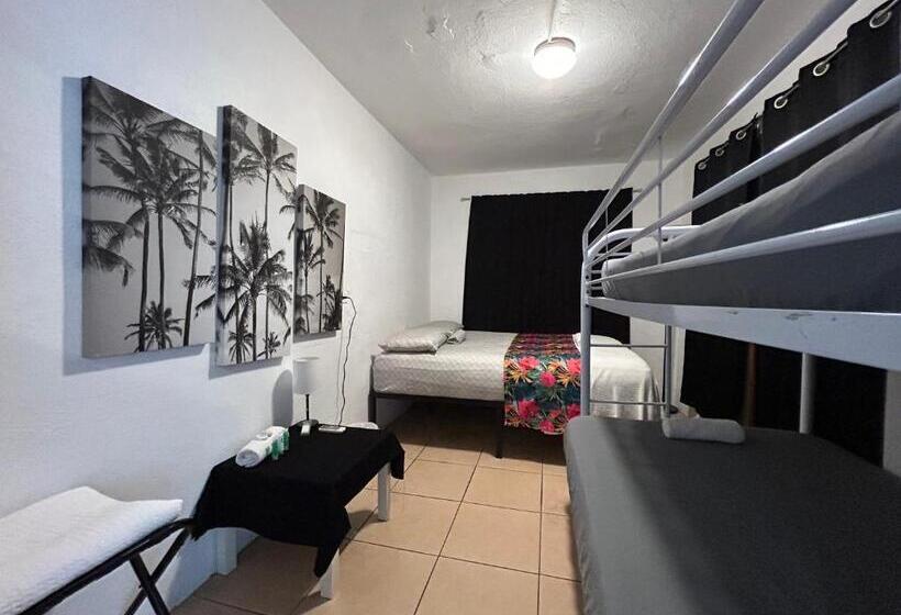 اتاق استاندارد چهارنفره با سرویس بهداشتی مشترک, Vieques Good Vibe Guest House