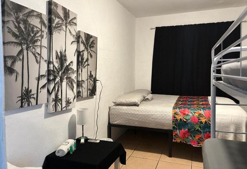 اتاق خانوادگی با سرویس بهداشتی مشترک, Vieques Good Vibe Guest House