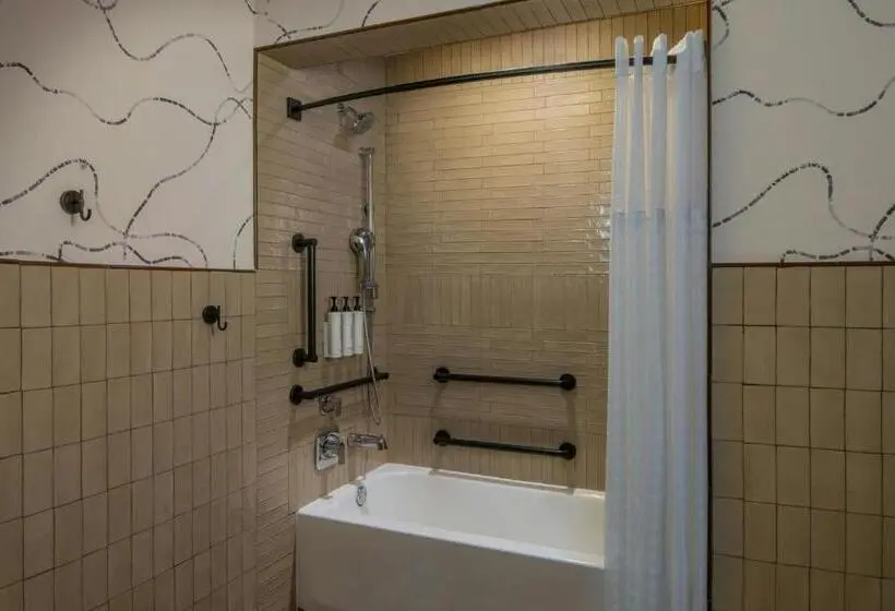 اتاق استاندارد با تخت بزرگ, The Tallison Hotel, A Tribute Portfolio