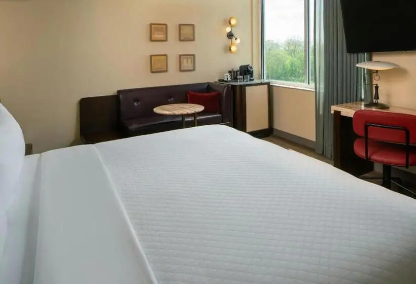 اتاق استاندارد با تخت بزرگ, The Tallison Hotel, A Tribute Portfolio