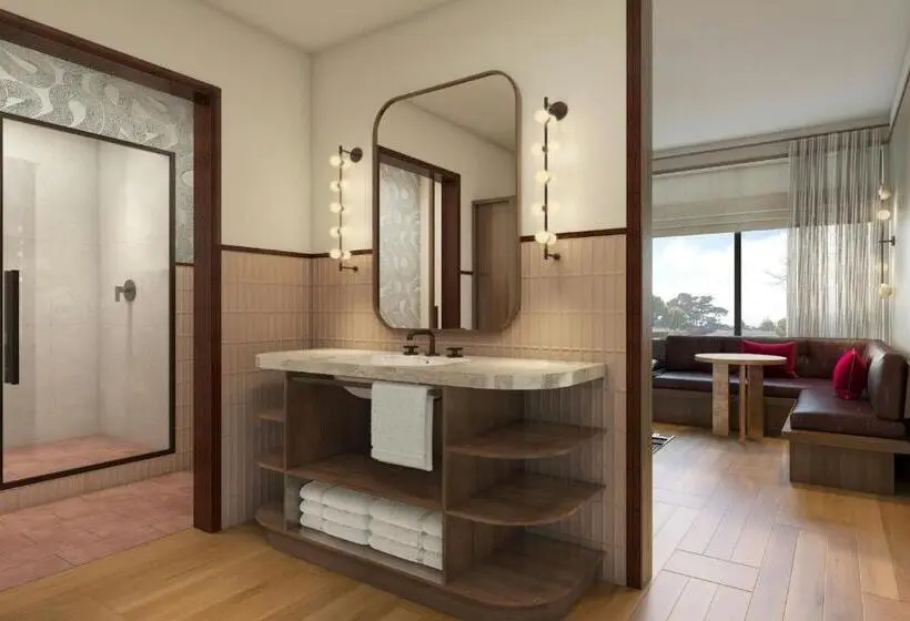 اتاق استاندارد با تخت بزرگ برای معلولان, The Tallison Hotel, A Tribute Portfolio