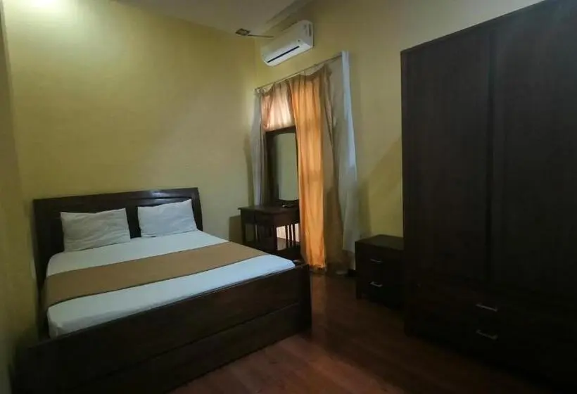 Deluxe Szoba, Simpang Lima Semarang