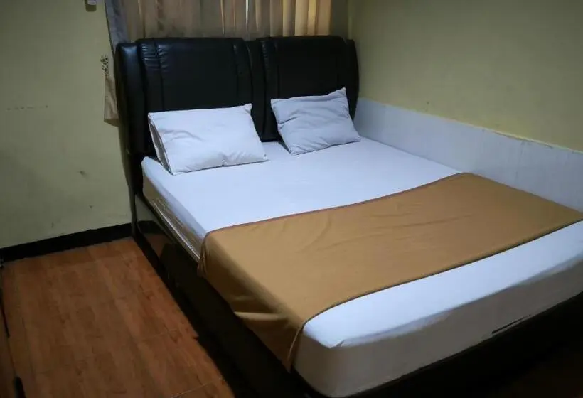 Standard Szoba, Simpang Lima Semarang