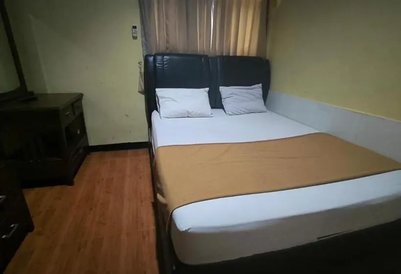 Standard Szoba, Simpang Lima Semarang