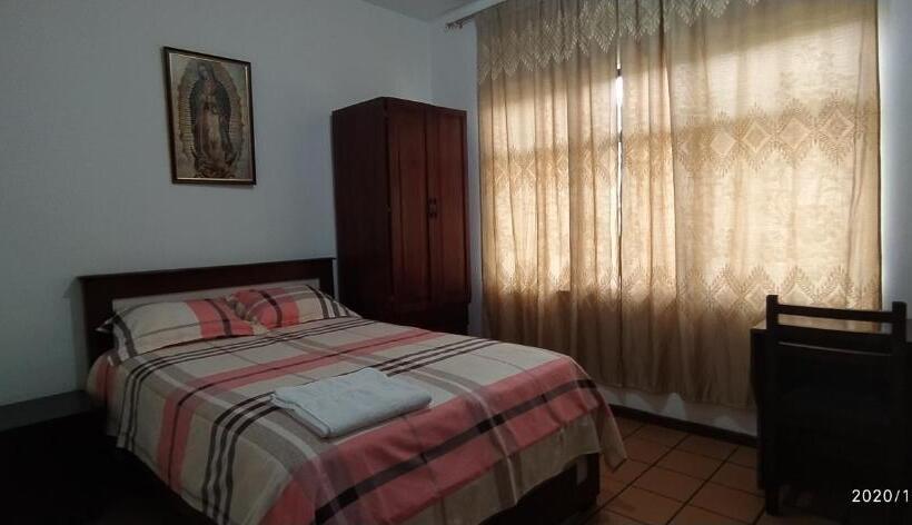 标准间, Casa Del Peregrino Santo Thomas