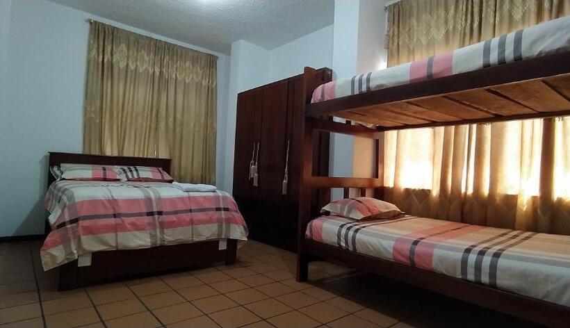 经典四人房间, Casa Del Peregrino Santo Thomas