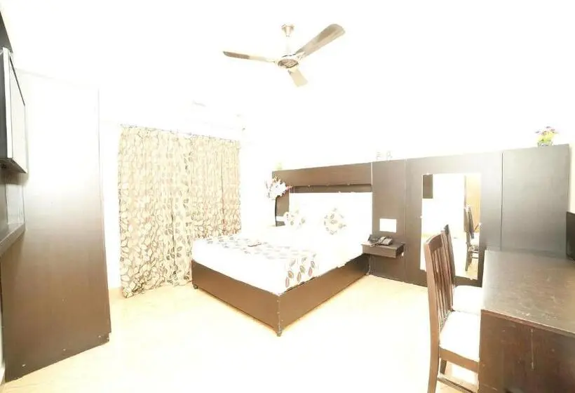 Habitació Deluxe, Ragavendra Rameswaram