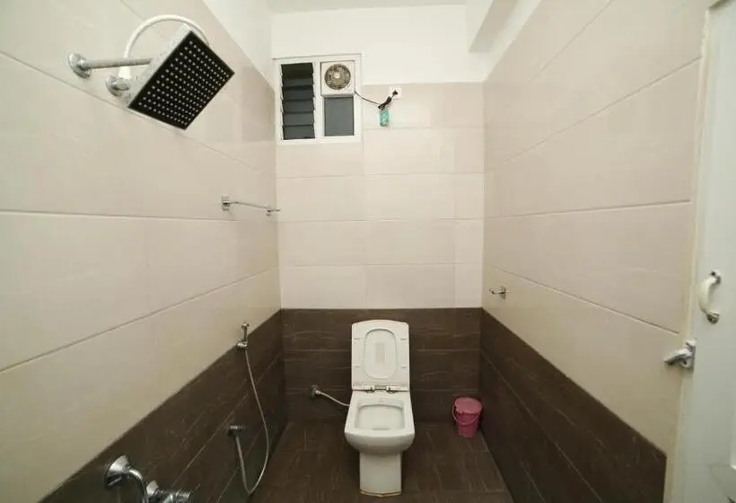 Habitació Triple Estàndard, Ragavendra Rameswaram