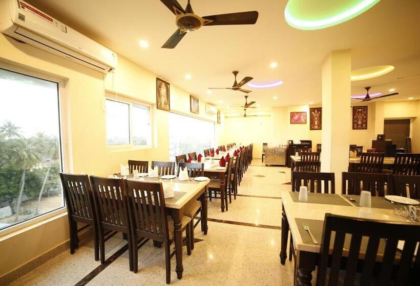 Chambre Triple Standard, Ragavendra Rameswaram