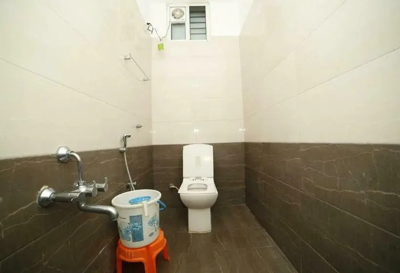 Habitació Deluxe, Ragavendra Rameswaram