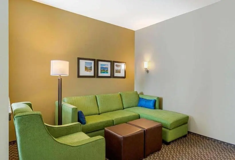 スイート, Comfort Suites Burlington Near I 5
