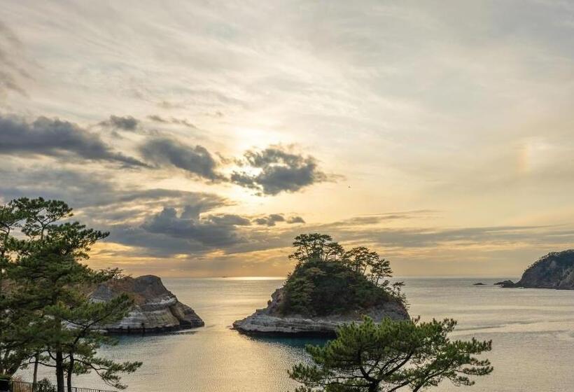 جناح مزود بجاكوزى, Mayu Futahari