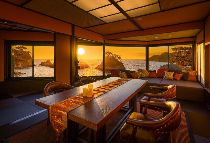 جناح مزود بجاكوزى, Mayu Futahari