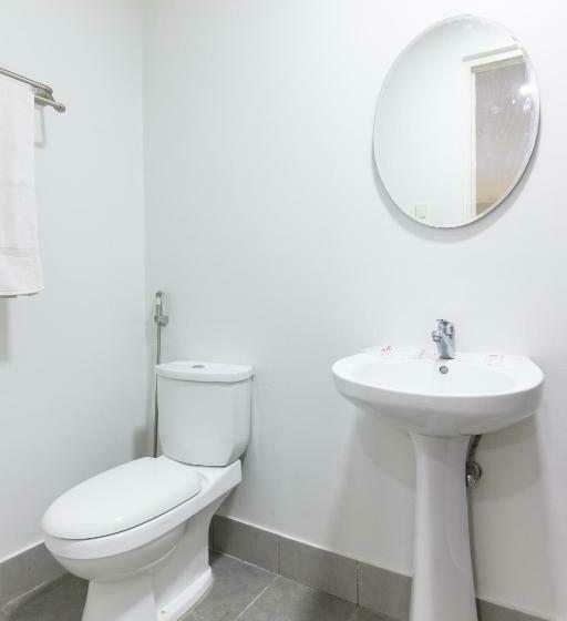 سوییت خانوادگی, Oyo 152 Sangco Condotel