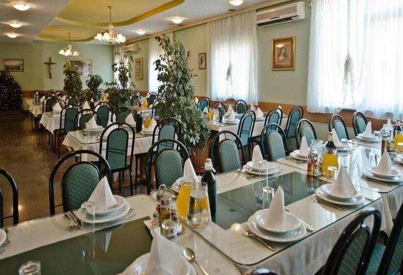 اتاق استاندارد سه تخته با بالکن, Ero Medjugorje