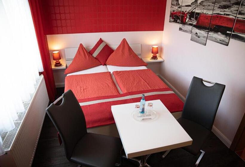 Номер Стандарт, Pension Rüssel Pub