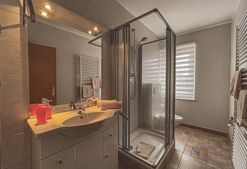 Четырехместный Номер Стандарт, Pension Rüssel Pub