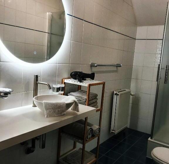 חדר דחוקס עם מיטת קינג, B&b Madoli