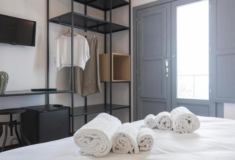 اتاق استاندارد برای معلولان, Madre